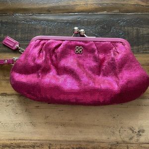 COACH AUDREY Occasion
kisslock Sequin Frame Clutch
Wristlet